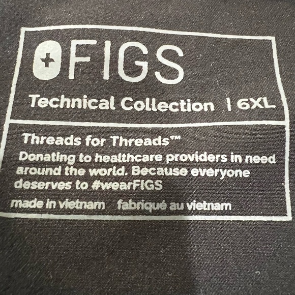 Figs Scrubs Women’s Casma 3 pocket Black Scrub Top 6XL - Picture 3 of 3